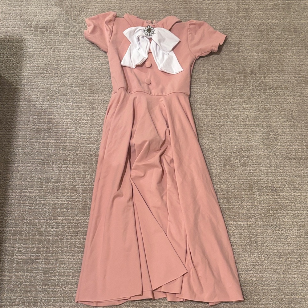 Elegant Pink Dress with White Bow